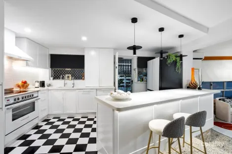 Property photo of 1/29 Tarcoola Crescent Surfers Paradise QLD 4217