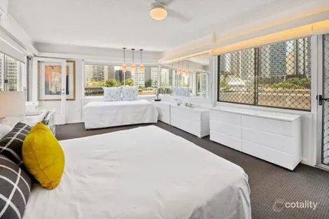 Property photo of 1/29 Tarcoola Crescent Surfers Paradise QLD 4217