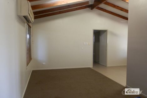 Property photo of 2/2 Roberts Street Emerald QLD 4720