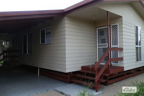 Property photo of 2/2 Roberts Street Emerald QLD 4720