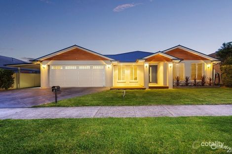 41 Sunningdale Cres, Cranbourne, VIC 3977