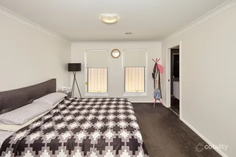 Property photo of 34 Mullagh Crescent Boorooma NSW 2650
