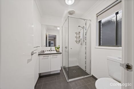 Property photo of 22 Fleuve Rise Clyde North VIC 3978