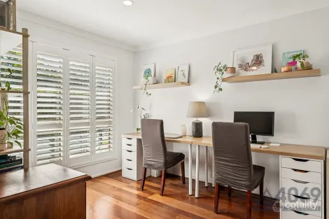 Property photo of 18 Considen Place Bellbowrie QLD 4070