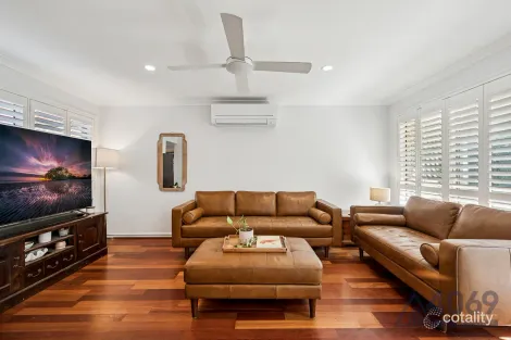 Property photo of 18 Considen Place Bellbowrie QLD 4070