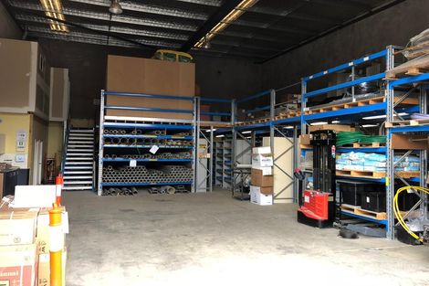 Property photo of 18 Whyalla Place Prestons NSW 2170