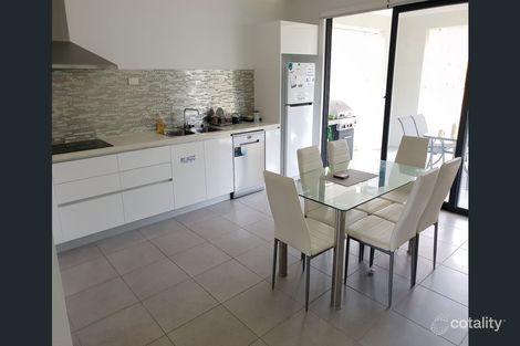 Property photo of 2/69A Warwick Road Ipswich QLD 4305