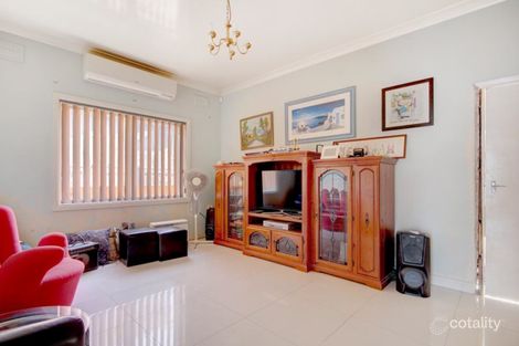 Property photo of 4 Lake Avenue Cringila NSW 2502