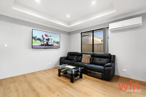 Property photo of 1B Coffey Place Koondoola WA 6064