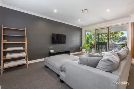 Property photo of 5 Amber Grove Bolwarra Heights NSW 2320