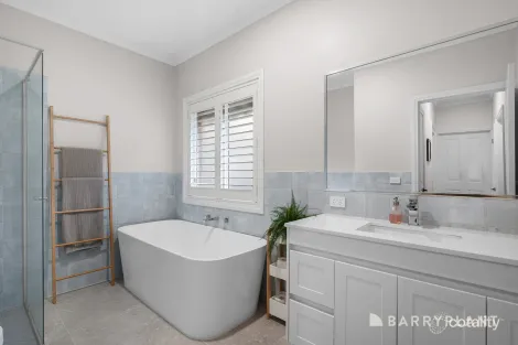 Property photo of 13 Lara Court Mount Evelyn VIC 3796