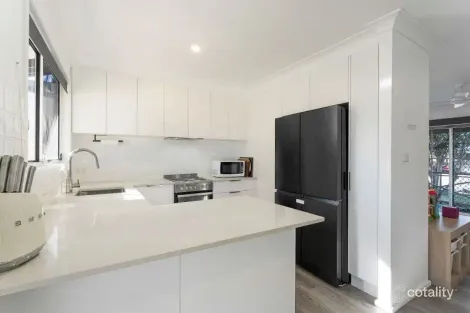 Property photo of 30 Taronga Avenue San Remo NSW 2262