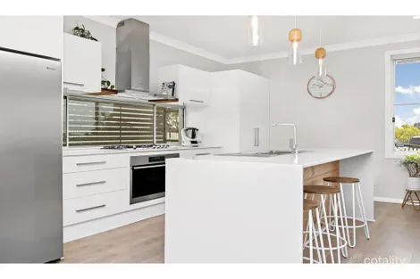 19 Brisbane Water Rd, Adamstown, NSW 2289