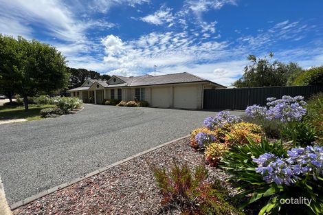 Property photo of 17 Day Circuit Bungendore NSW 2621