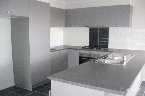 Property photo of 10 Meakin Way Deer Park VIC 3023