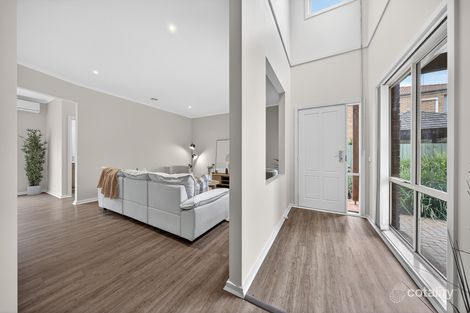 Property photo of 11 Kirren Close Cranbourne VIC 3977