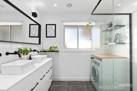 Property photo of 4/87 Purinuan Road Reservoir VIC 3073