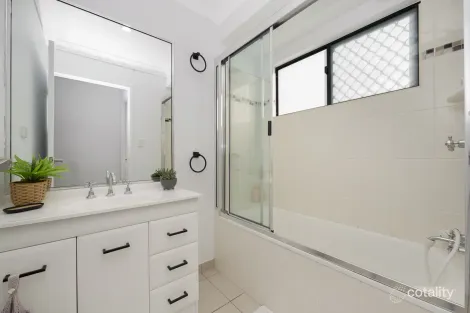 Property photo of 10 Lashmar Crescent Deeragun QLD 4818