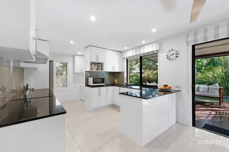 Property photo of 27 Lancelin Drive Mermaid Waters QLD 4218