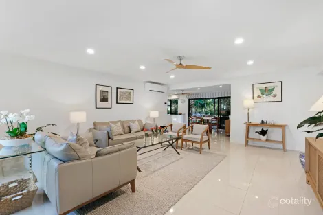 Property photo of 27 Lancelin Drive Mermaid Waters QLD 4218