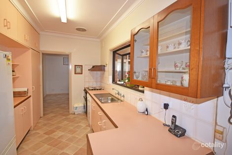 Property photo of 18 Roycox Crescent Dubbo NSW 2830