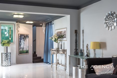 Property photo of 6 Helsall Court Sorrento WA 6020