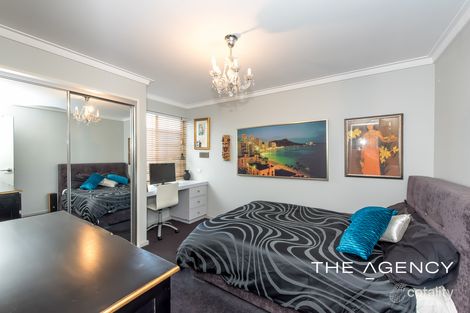 Property photo of 6 Helsall Court Sorrento WA 6020