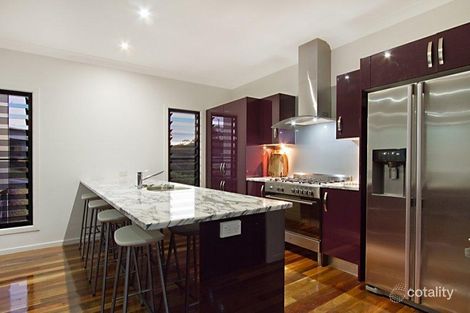 Property photo of 2 Hugh Place Cashmere QLD 4500