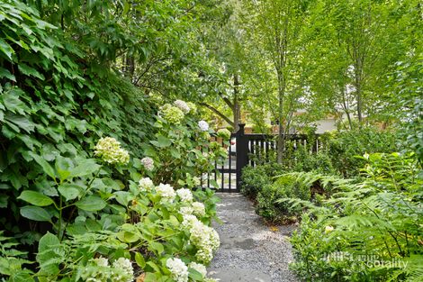 Property photo of 1E Angle Road Canterbury VIC 3126