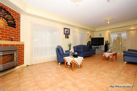 Property photo of 15 Maculata Grove Bundoora VIC 3083