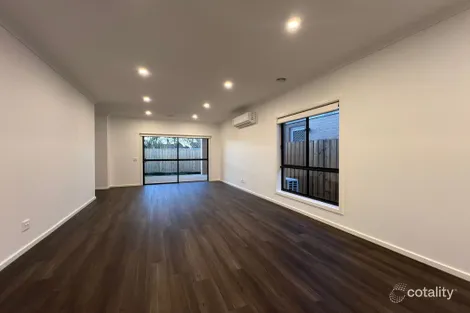 28 Hanover Cct, Melton South, VIC 3338