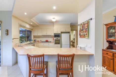 Property photo of 52 Oaklands Way Pakenham VIC 3810