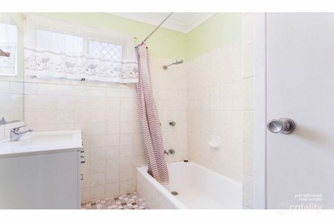 Property photo of 32 Capricorn Crescent Norman Gardens QLD 4701