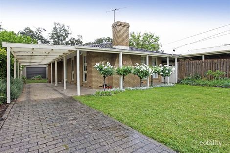 15 Cameron Cres, Lara, VIC 3212