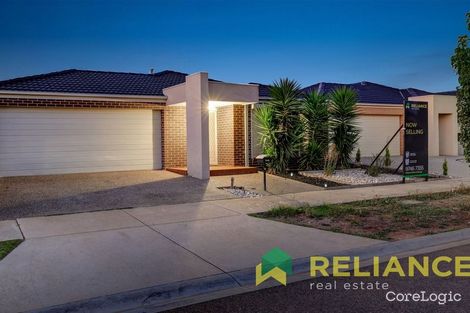 Property photo of 18 Wakefields Drive Brookfield VIC 3338