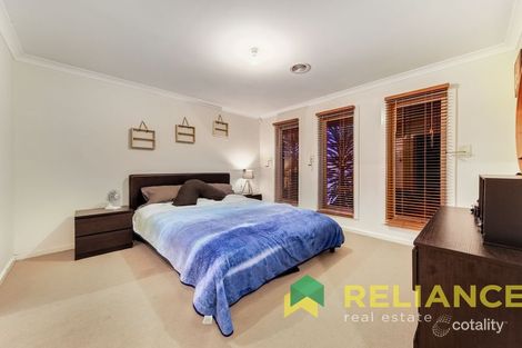 Property photo of 18 Wakefields Drive Brookfield VIC 3338