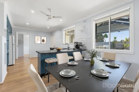 Property photo of 10 Knox Street Carrum Downs VIC 3201