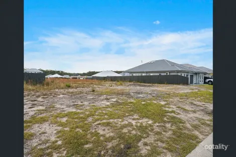 17 Lancing Ave, Sussex Inlet, NSW 2540
