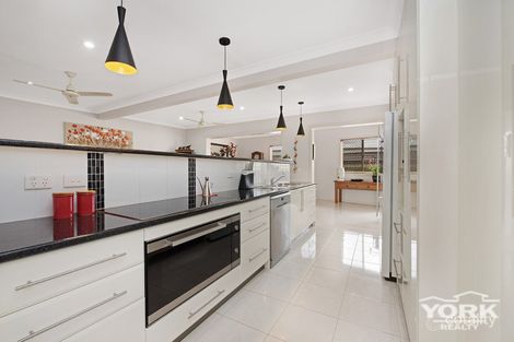 8 Kettle St, Rockville, QLD 4350