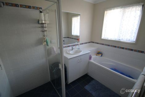 Property photo of 1 Benjamin Court Glen Eden QLD 4680