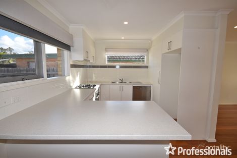 Property photo of 1/27 Diane Crescent Mooroolbark VIC 3138