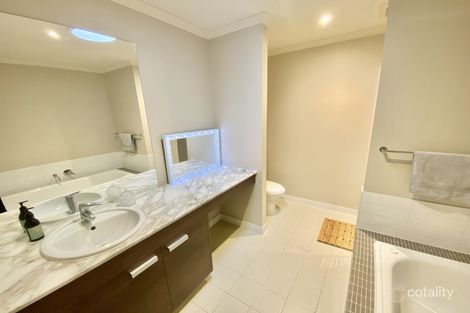 Property photo of 21 Ringtail Circuit Maidstone VIC 3012