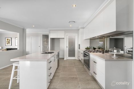 Property photo of 17 Gazelle Crescent Fletcher NSW 2287