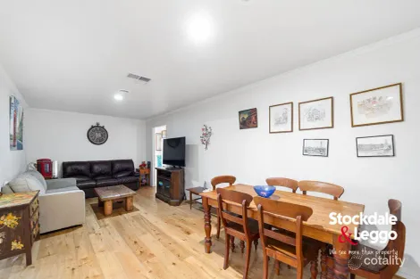 Property photo of 53 Emerald Circuit Craigieburn VIC 3064