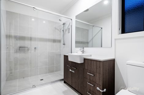 Property photo of 14 Dalveen Drive Fraser Rise VIC 3336