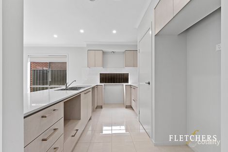 Property photo of 8 Rathdowne Road Werribee VIC 3030