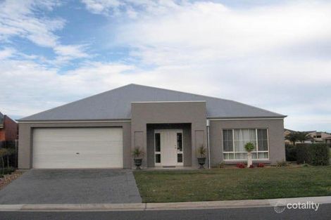 2 Oakmount Ct, West Lakes, SA 5021