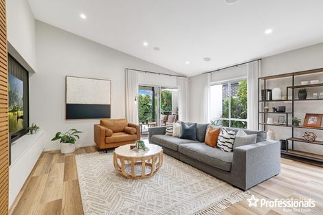 Property photo of 10 Wiltshire Boulevard Thornhill Park VIC 3335