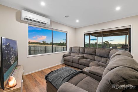 Property photo of 5 Scentbark Way Garfield VIC 3814