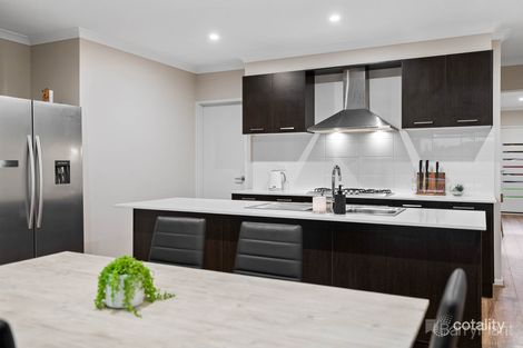 Property photo of 5 Scentbark Way Garfield VIC 3814
